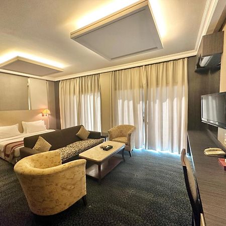 Padova Hotel Beirut Exteriör bild