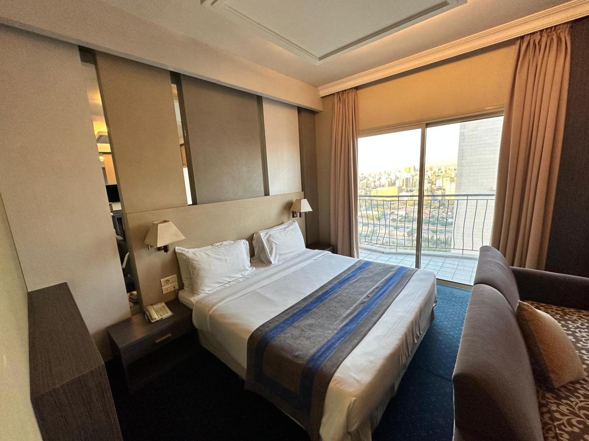 Padova Hotel Beirut Exteriör bild