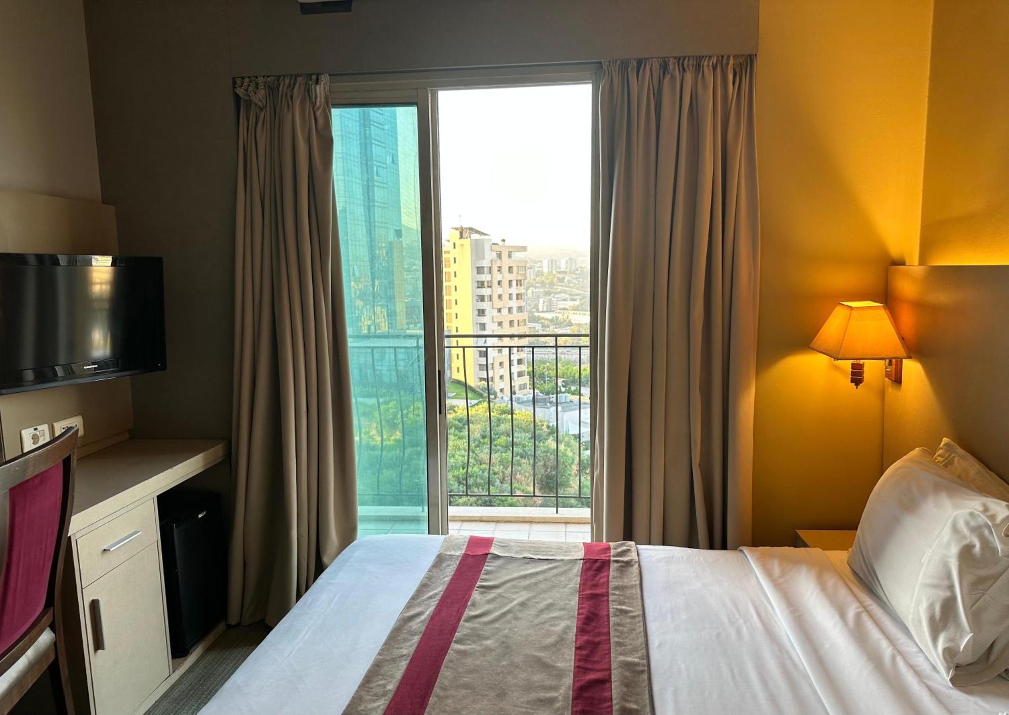 Padova Hotel Beirut Exteriör bild