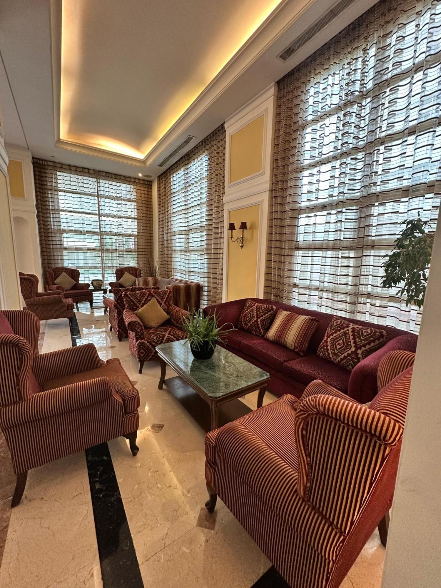 Padova Hotel Beirut Exteriör bild