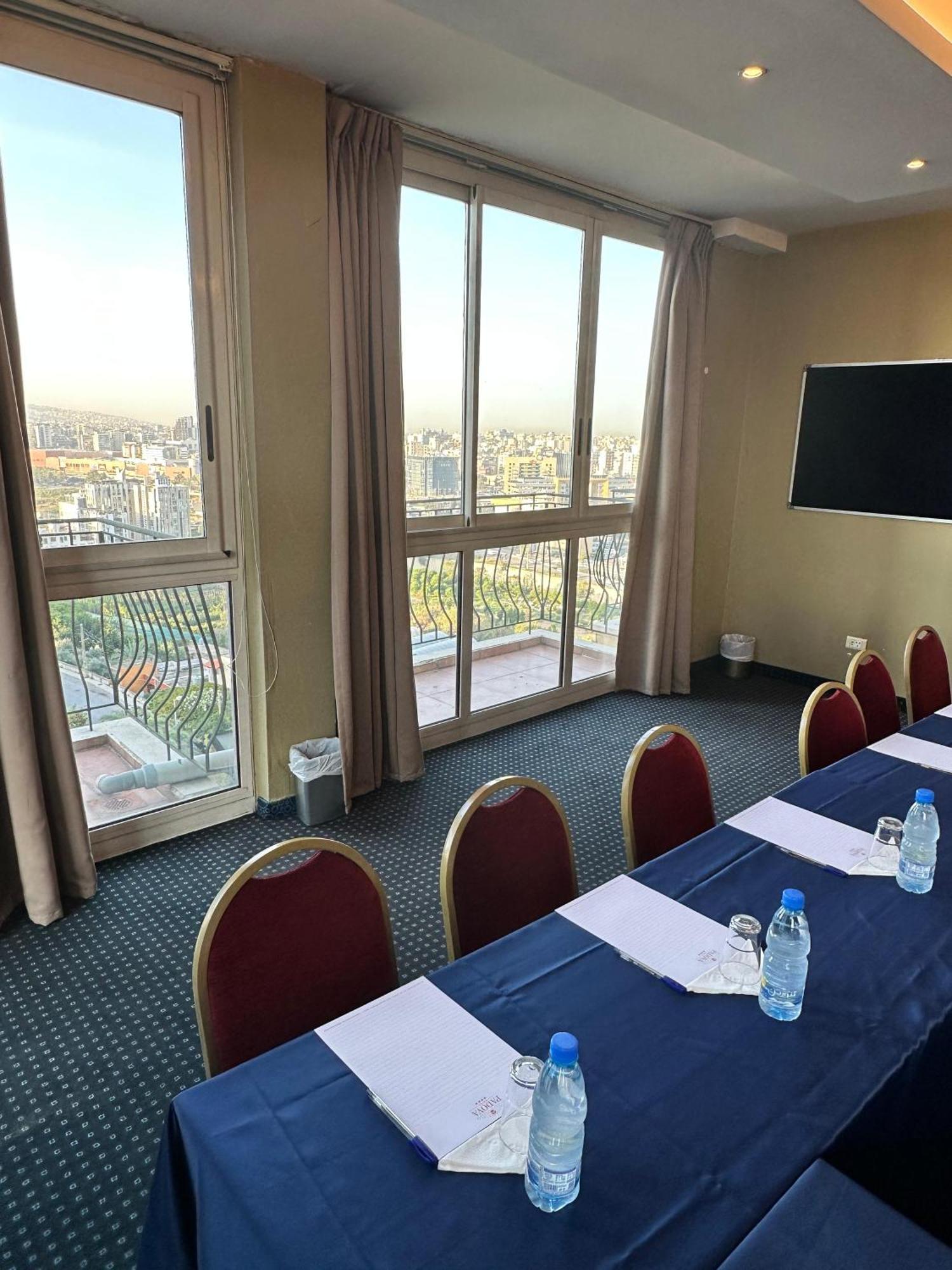 Padova Hotel Beirut Exteriör bild