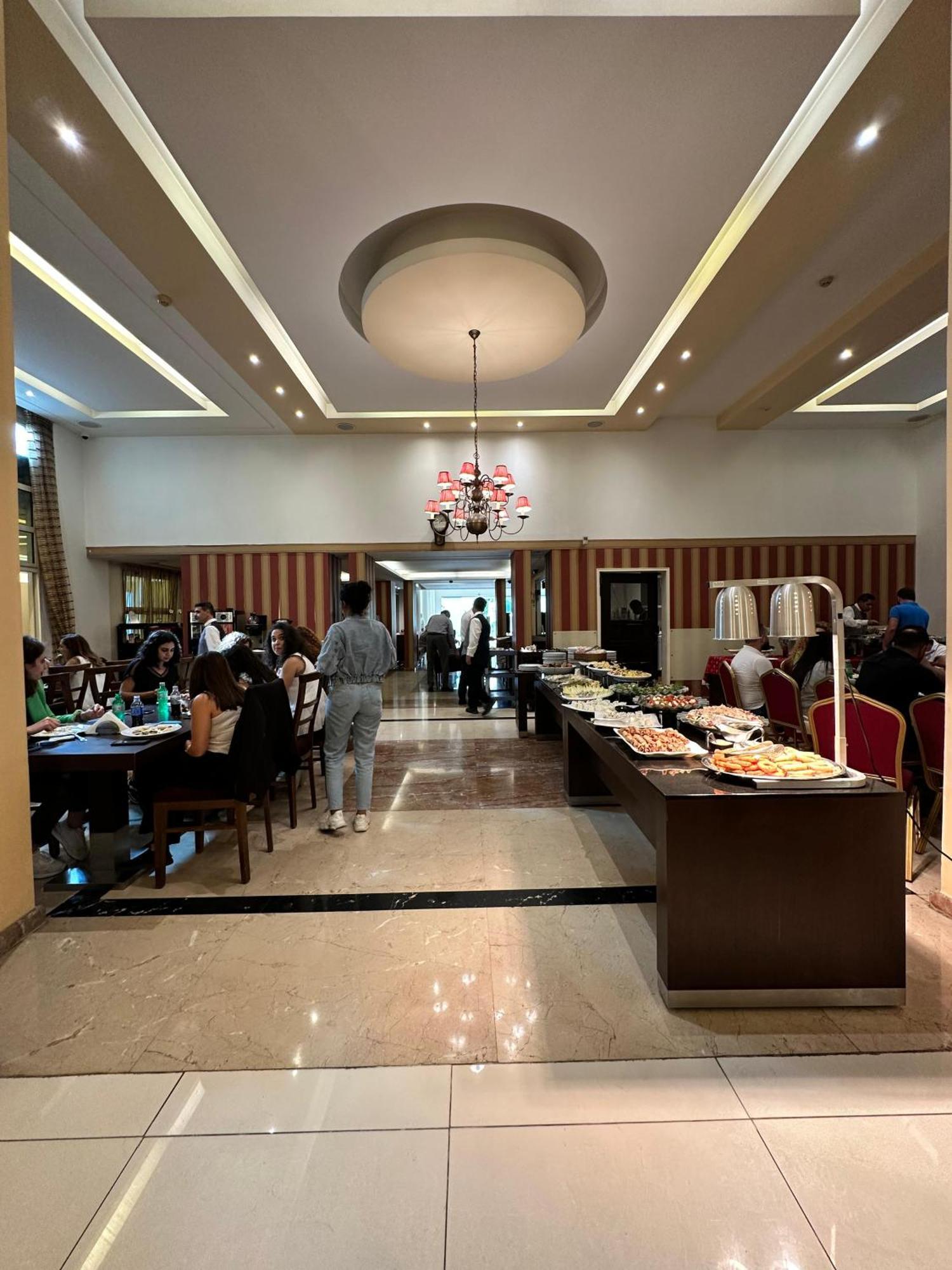 Padova Hotel Beirut Exteriör bild