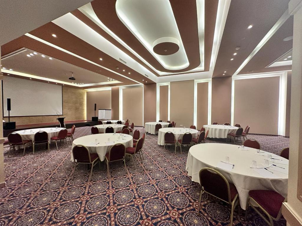 Padova Hotel Beirut Exteriör bild