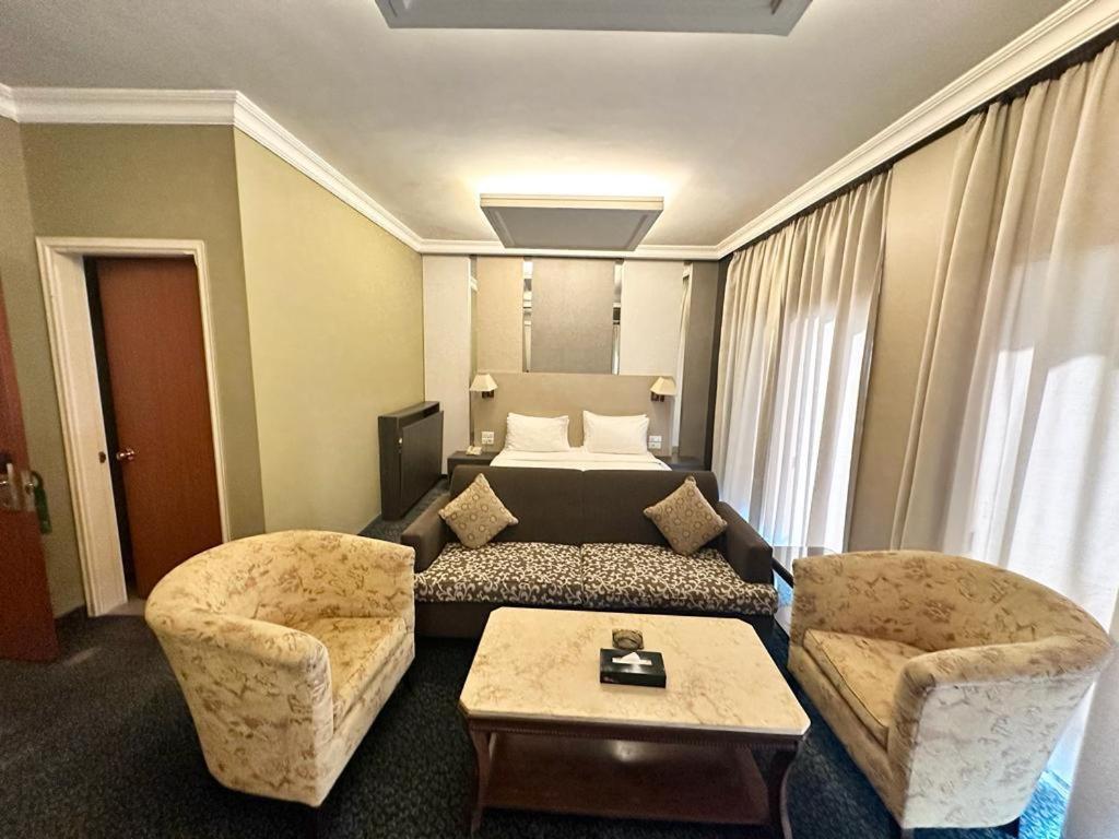 Padova Hotel Beirut Exteriör bild