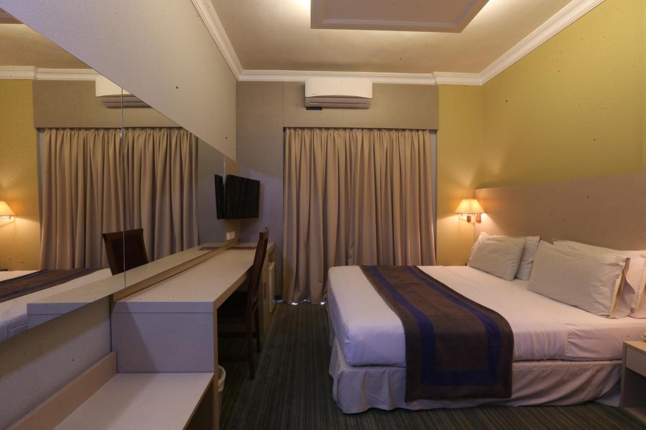 Padova Hotel Beirut Exteriör bild