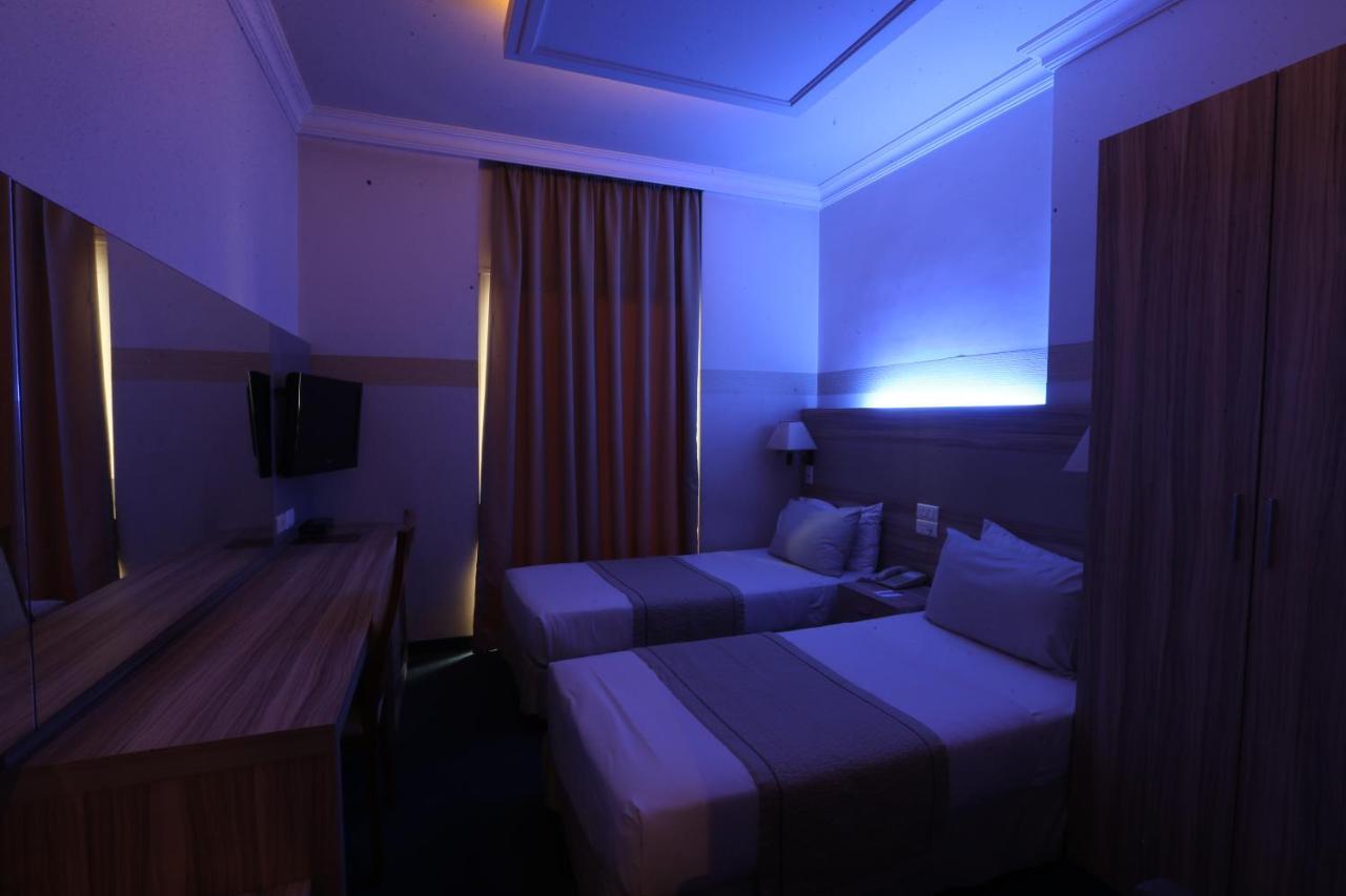 Padova Hotel Beirut Exteriör bild